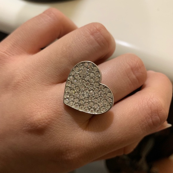 Heart-shaped Rhinestone Ring - Picture 4 of 5